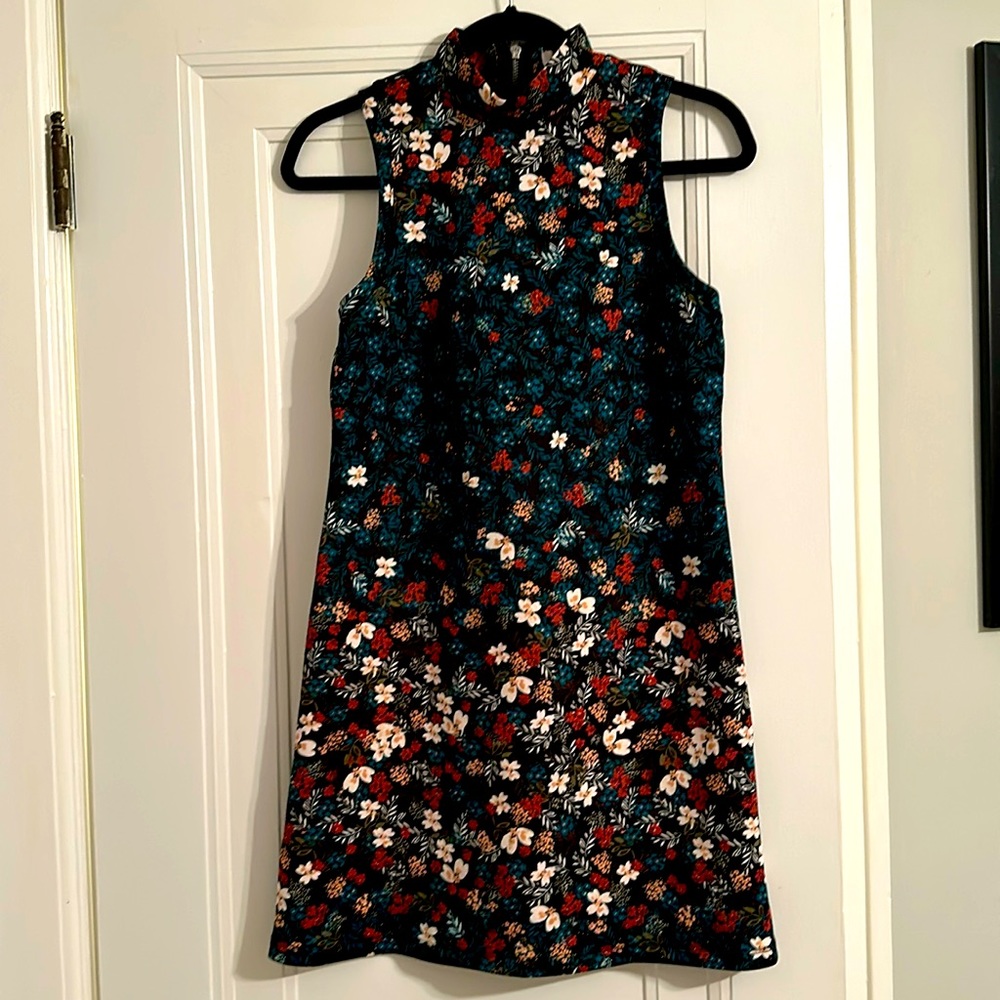 Floral retro style mini dress!